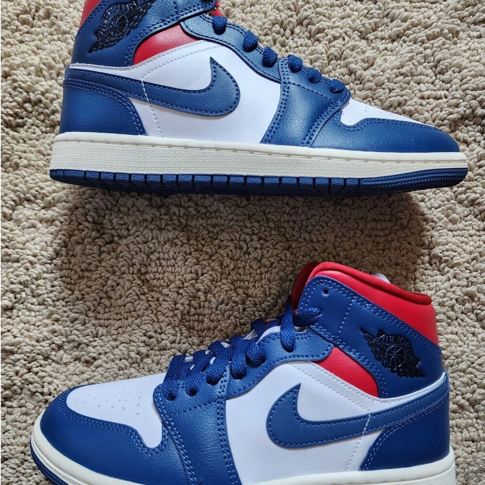 Wmns Air Jordan 1 Mid French Blue Brand New Sz 7 - Picture 2 of 8